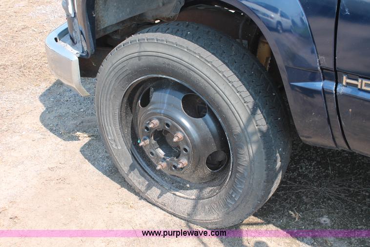 image for item I8236 1998 Chevrolet Silverado 3500HD dump body truck