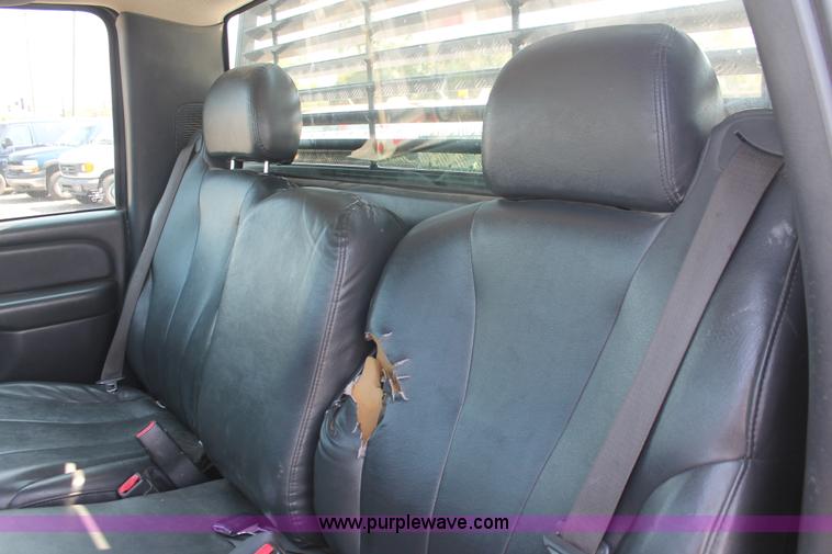 image for item I8237 2002 Chevrolet Silverado 2500HD pickup truck