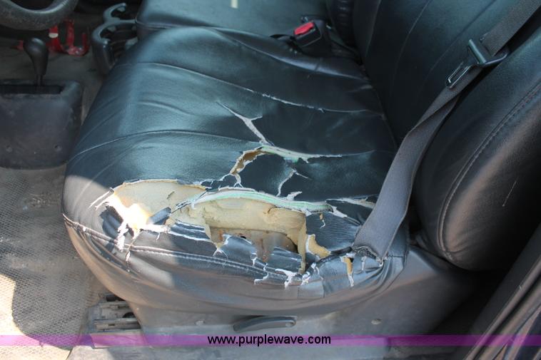 image for item I8237 2002 Chevrolet Silverado 2500HD pickup truck