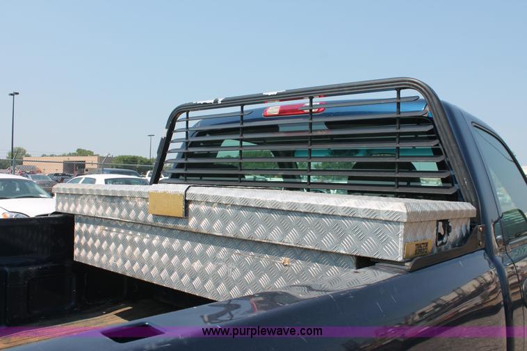 image for item I8237 2002 Chevrolet Silverado 2500HD pickup truck