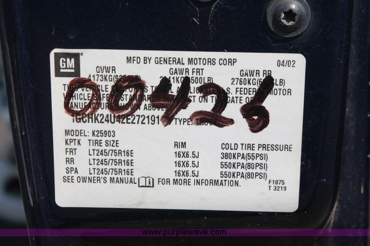 image for item I8237 2002 Chevrolet Silverado 2500HD pickup truck