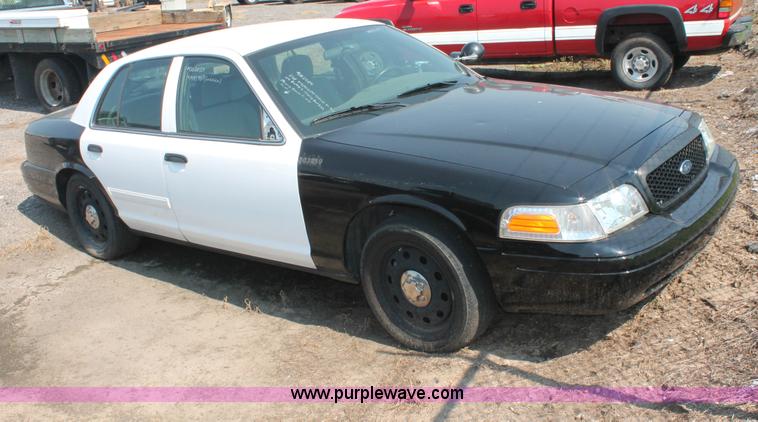image for item I8238 2009 Ford Crown Victoria Police Interceptor