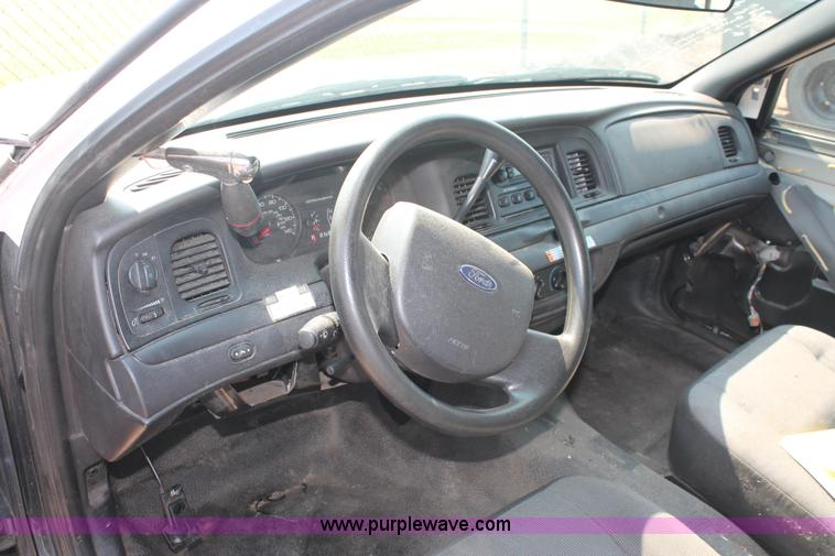 image for item I8238 2009 Ford Crown Victoria Police Interceptor