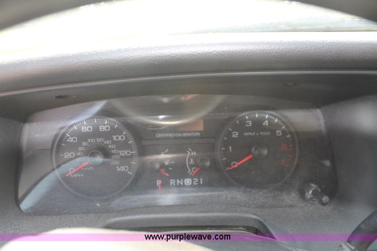 image for item I8238 2009 Ford Crown Victoria Police Interceptor