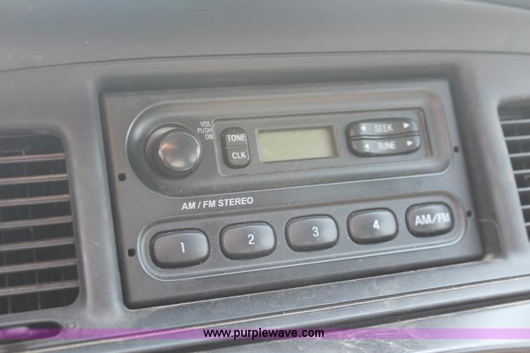 image for item I8238 2009 Ford Crown Victoria Police Interceptor