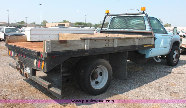 image for item I8239 2002 Chevrolet Silverado 3500 pickup truck