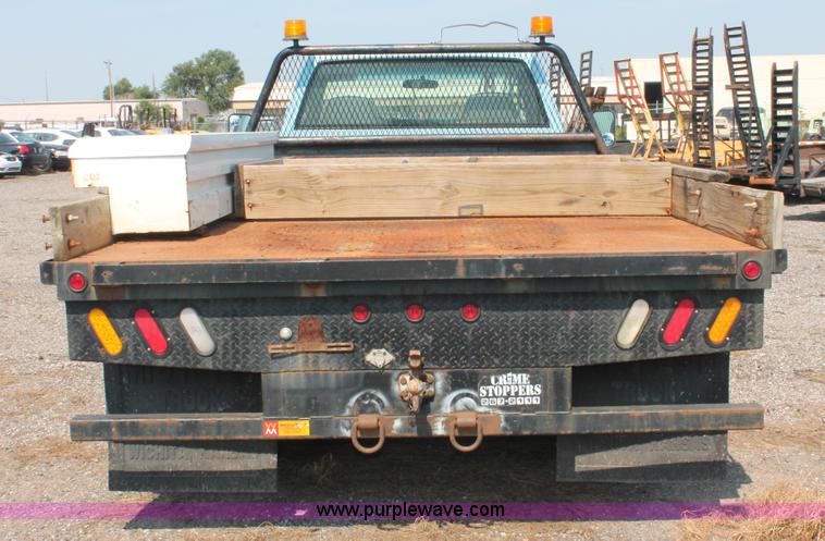 image for item I8239 2002 Chevrolet Silverado 3500 pickup truck