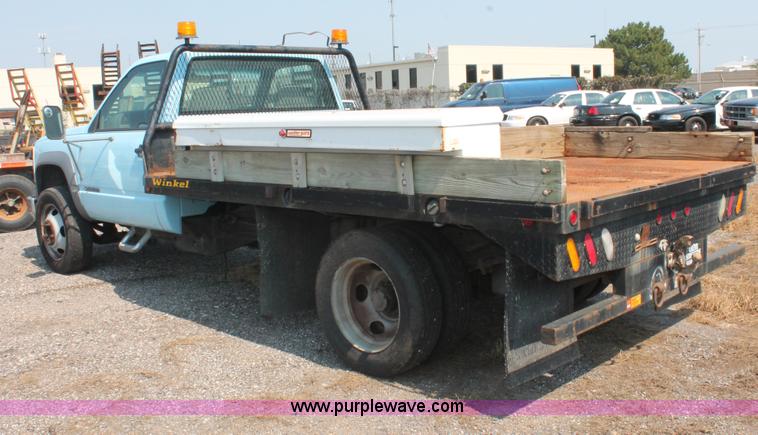 image for item I8239 2002 Chevrolet Silverado 3500 pickup truck