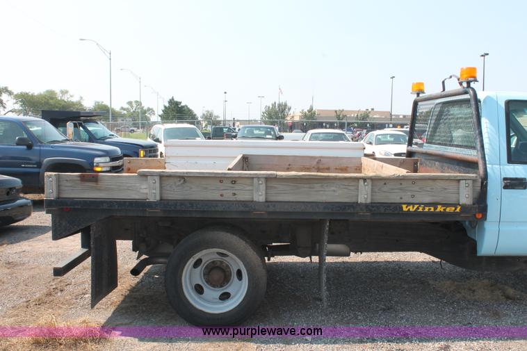 image for item I8239 2002 Chevrolet Silverado 3500 pickup truck