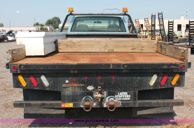 image for item I8239 2002 Chevrolet Silverado 3500 pickup truck