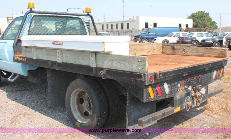 image for item I8239 2002 Chevrolet Silverado 3500 pickup truck