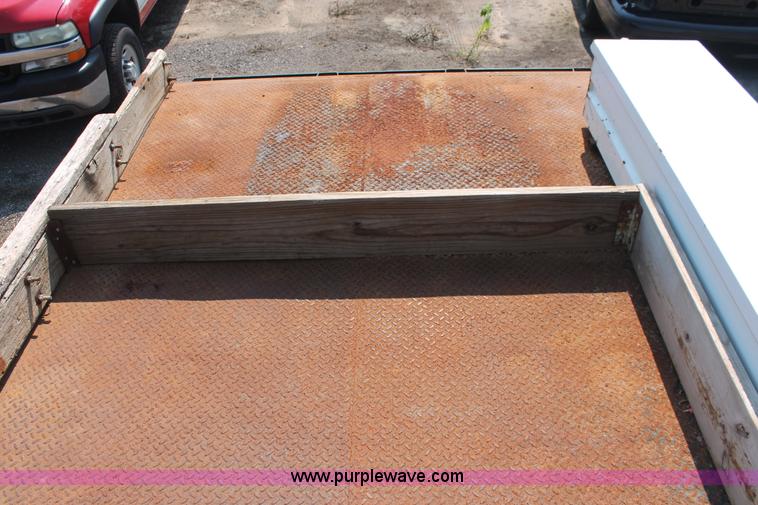 image for item I8239 2002 Chevrolet Silverado 3500 pickup truck