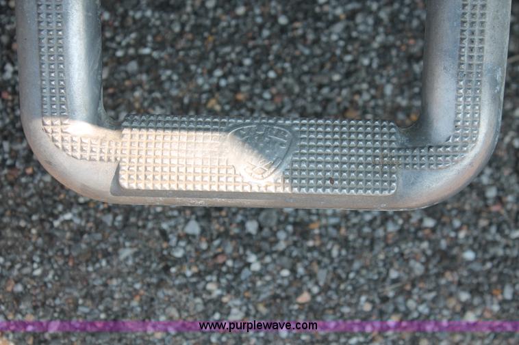 image for item I8239 2002 Chevrolet Silverado 3500 pickup truck