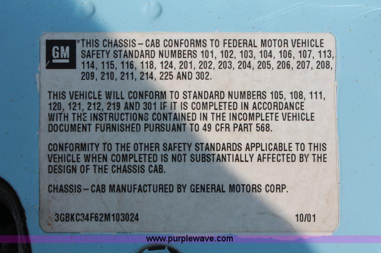 image for item I8239 2002 Chevrolet Silverado 3500 pickup truck