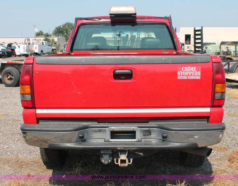 image for item I8240 2002 Chevrolet Silverado 2500HD Crew Cab pickup truck