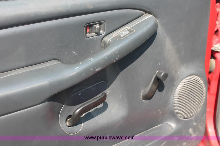 image for item I8240 2002 Chevrolet Silverado 2500HD Crew Cab pickup truck