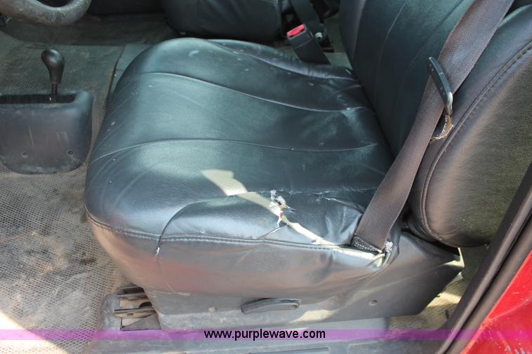 image for item I8240 2002 Chevrolet Silverado 2500HD Crew Cab pickup truck