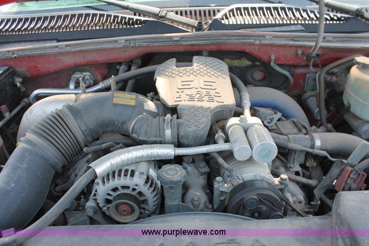 image for item I8240 2002 Chevrolet Silverado 2500HD Crew Cab pickup truck