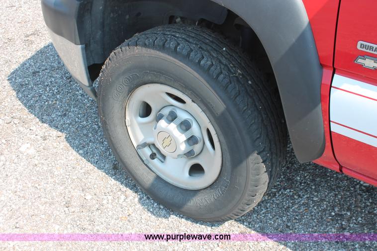 image for item I8240 2002 Chevrolet Silverado 2500HD Crew Cab pickup truck