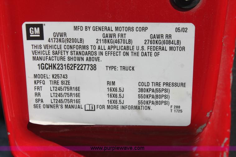 image for item I8240 2002 Chevrolet Silverado 2500HD Crew Cab pickup truck