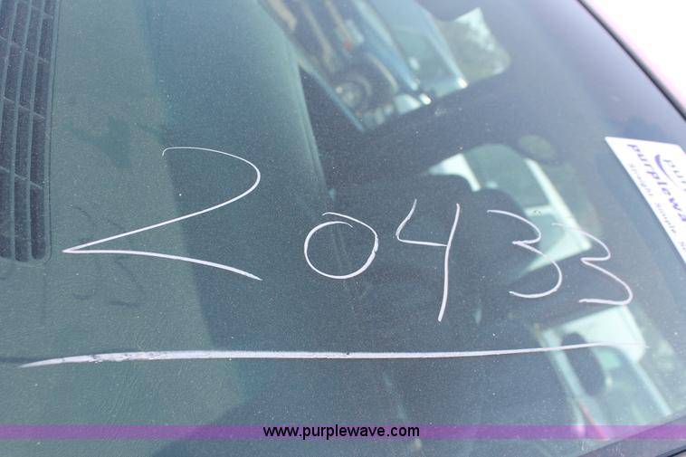 image for item I8240 2002 Chevrolet Silverado 2500HD Crew Cab pickup truck