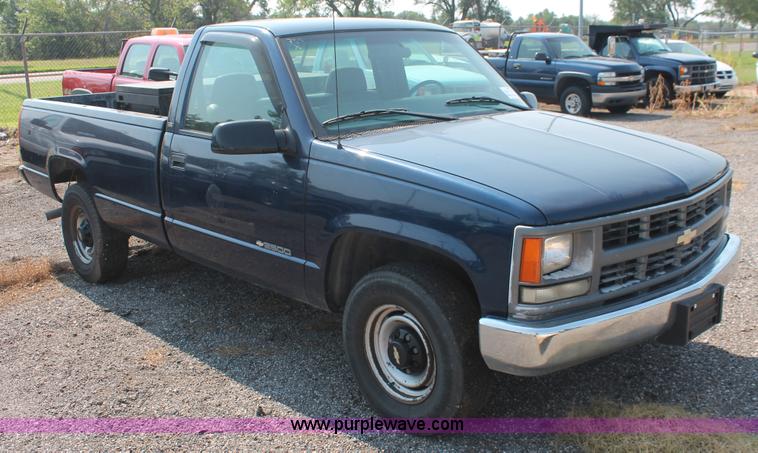image for item I8241 1998 Chevrolet Cheyenne 2500 pickup truck