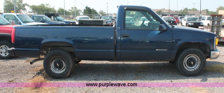 image for item I8241 1998 Chevrolet Cheyenne 2500 pickup truck