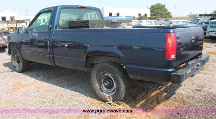 image for item I8241 1998 Chevrolet Cheyenne 2500 pickup truck