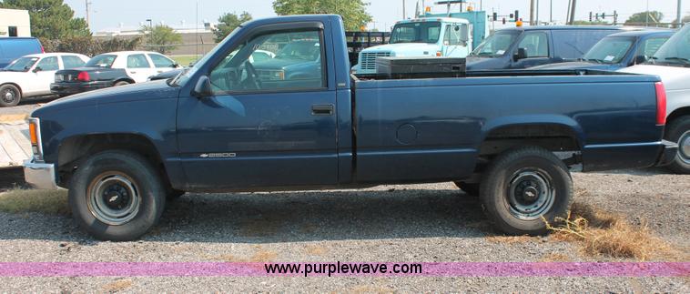 image for item I8241 1998 Chevrolet Cheyenne 2500 pickup truck