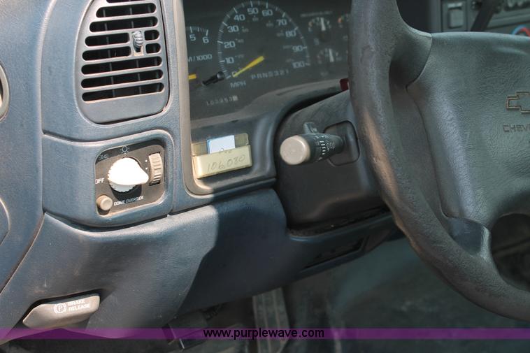 image for item I8241 1998 Chevrolet Cheyenne 2500 pickup truck