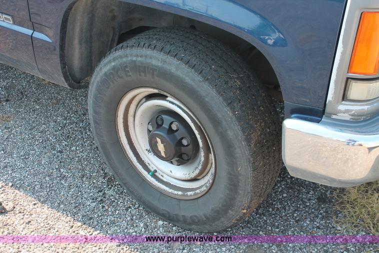 image for item I8241 1998 Chevrolet Cheyenne 2500 pickup truck