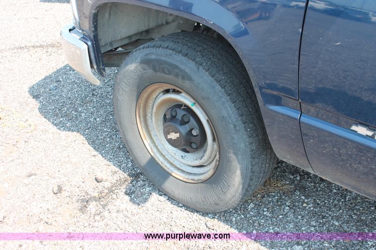 image for item I8241 1998 Chevrolet Cheyenne 2500 pickup truck