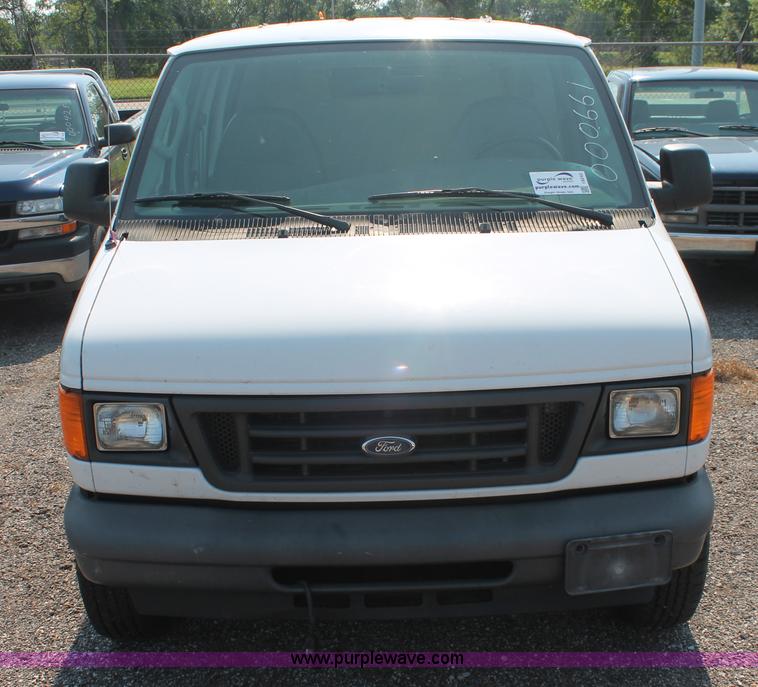 image for item I8242 2004 Ford E350 Super Duty Extended cargo van