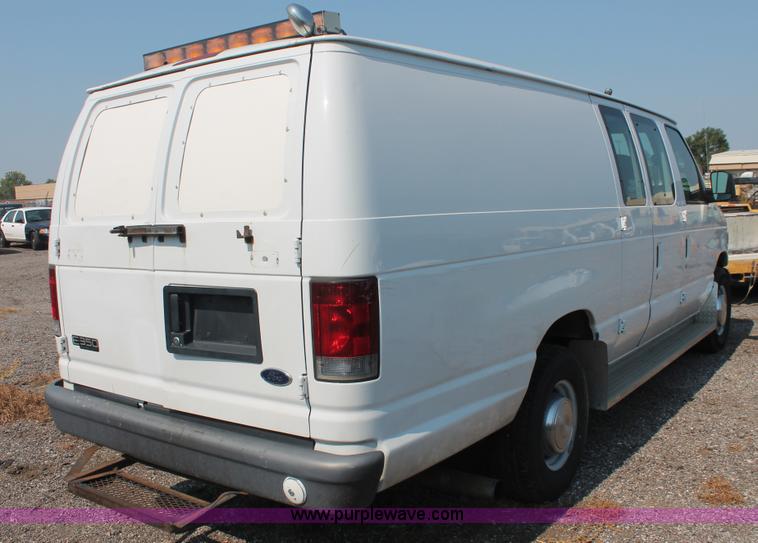 image for item I8242 2004 Ford E350 Super Duty Extended cargo van