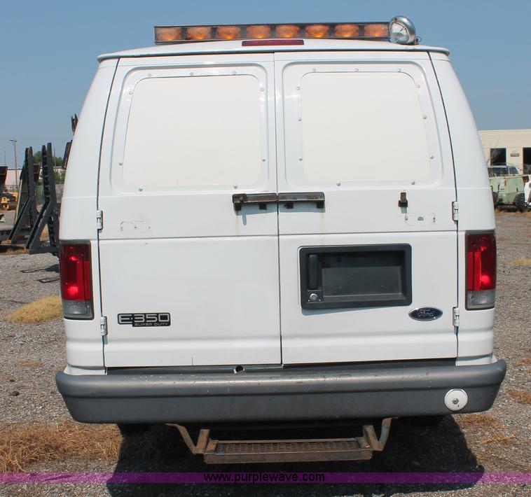 image for item I8242 2004 Ford E350 Super Duty Extended cargo van