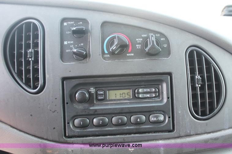 image for item I8242 2004 Ford E350 Super Duty Extended cargo van
