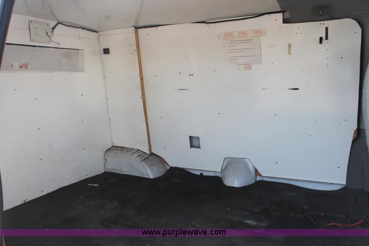 image for item I8242 2004 Ford E350 Super Duty Extended cargo van