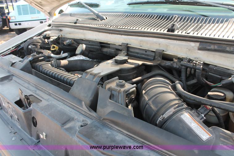 image for item I8242 2004 Ford E350 Super Duty Extended cargo van