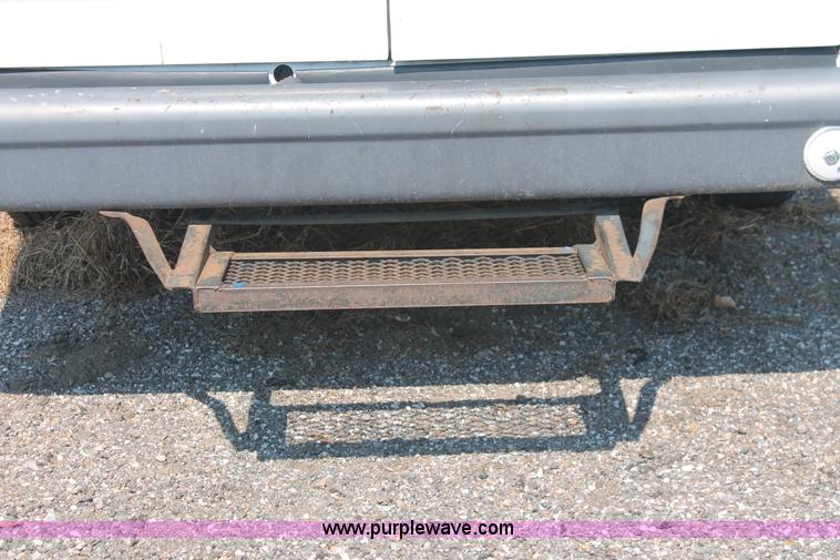 image for item I8242 2004 Ford E350 Super Duty Extended cargo van