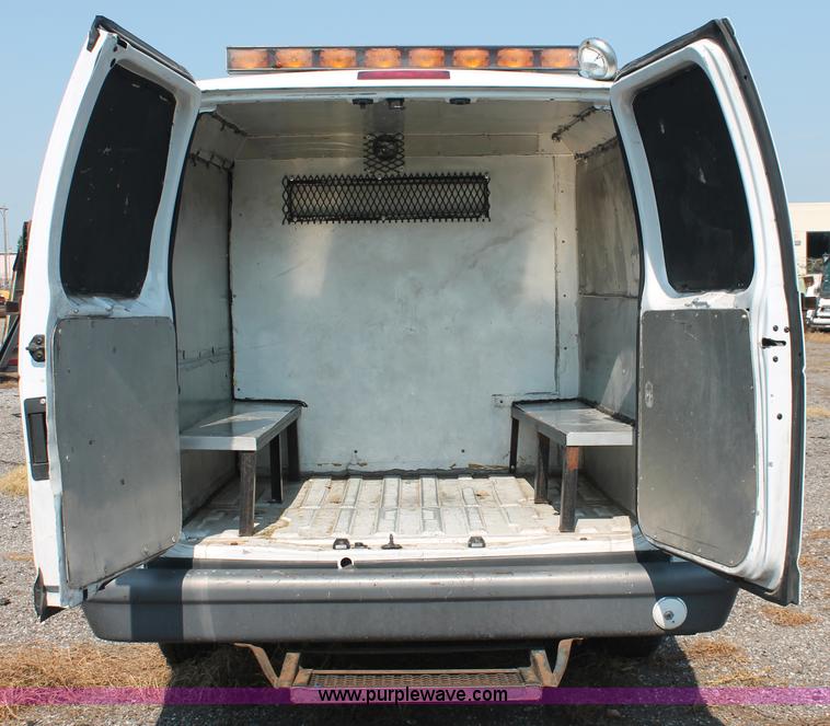 image for item I8242 2004 Ford E350 Super Duty Extended cargo van