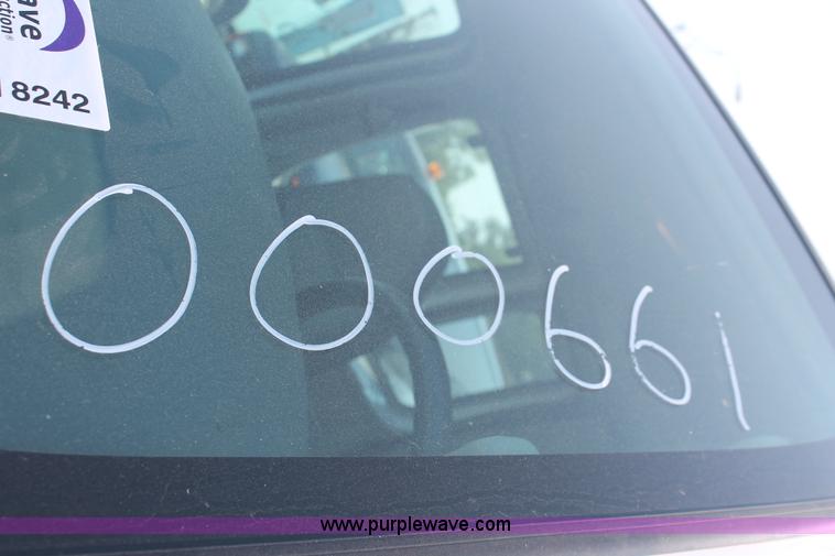 image for item I8242 2004 Ford E350 Super Duty Extended cargo van