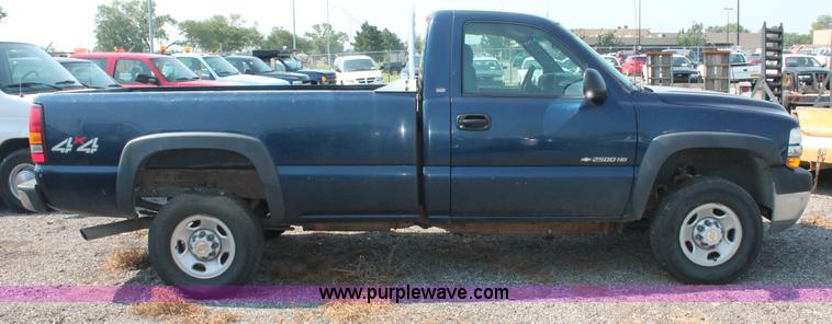 image for item I8243 2002 Chevrolet Silverado 2500HD pickup truck