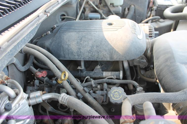 image for item I8243 2002 Chevrolet Silverado 2500HD pickup truck