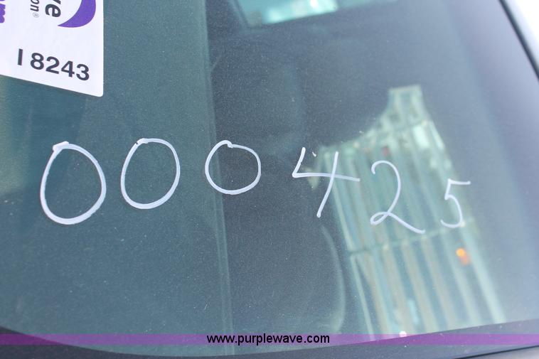 image for item I8243 2002 Chevrolet Silverado 2500HD pickup truck