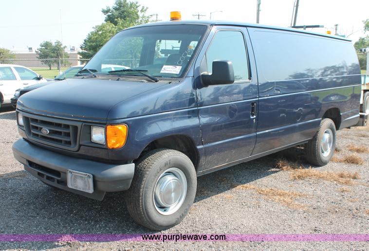image for item I8244 2004 Ford E350 Super Duty Extended cargo van