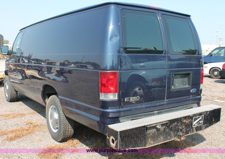 image for item I8244 2004 Ford E350 Super Duty Extended cargo van
