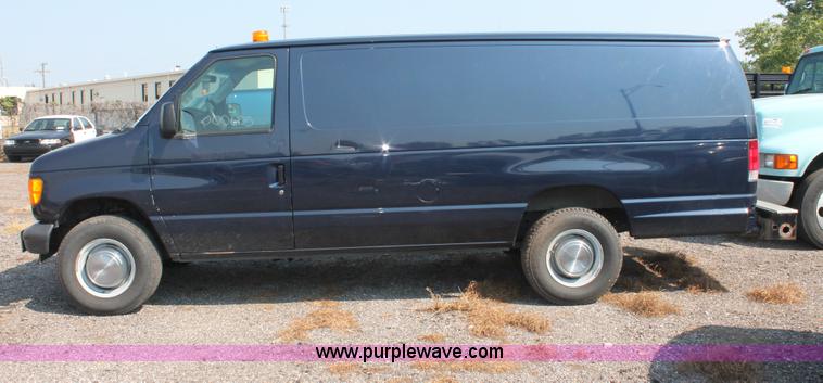image for item I8244 2004 Ford E350 Super Duty Extended cargo van