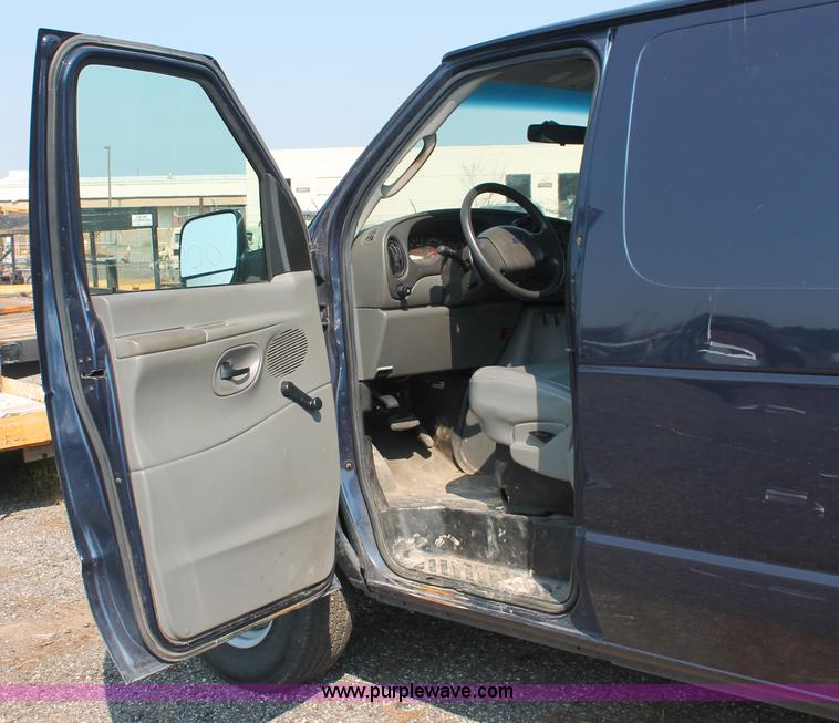 image for item I8244 2004 Ford E350 Super Duty Extended cargo van