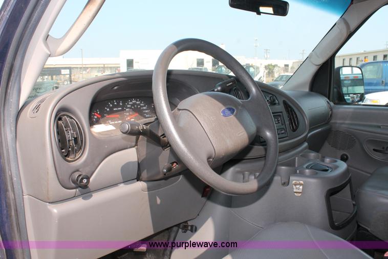 image for item I8244 2004 Ford E350 Super Duty Extended cargo van