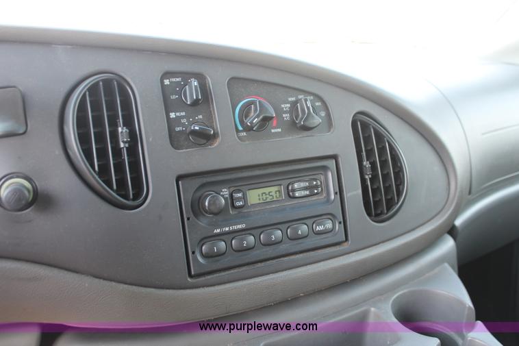 image for item I8244 2004 Ford E350 Super Duty Extended cargo van